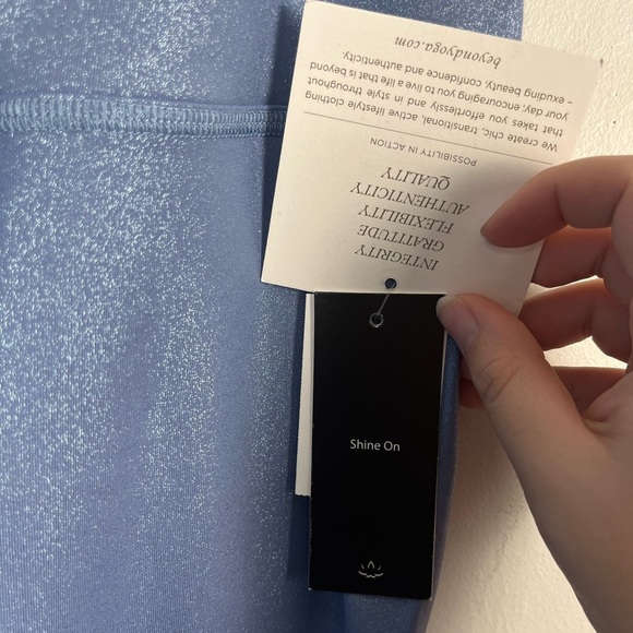 Beyond Yoga Women’s Serene Blue Shimmer High-Waist Leggings Size S NWT - Picture 5 of 8